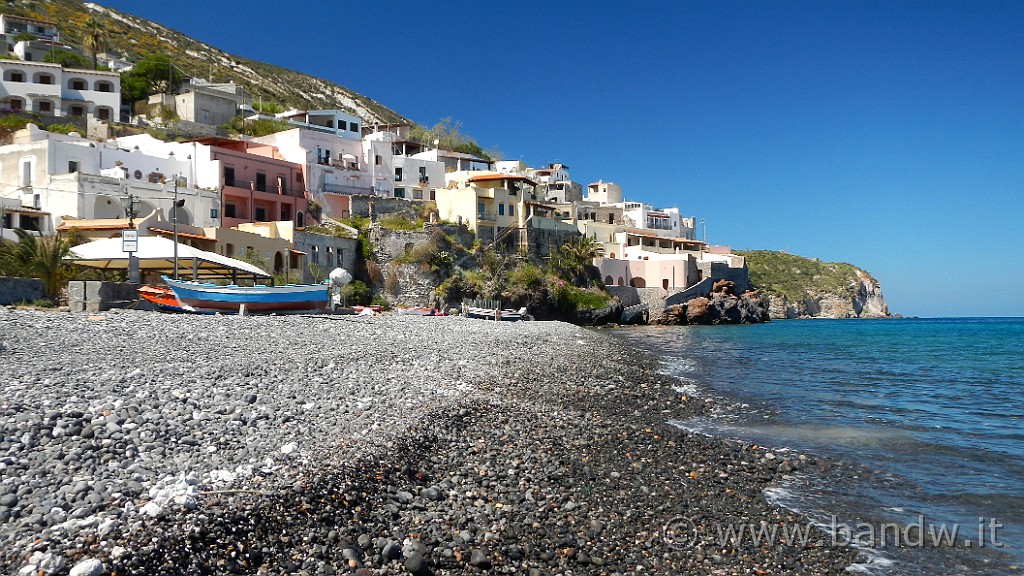 DSCN8815.JPG - La spiaggia di Canneto